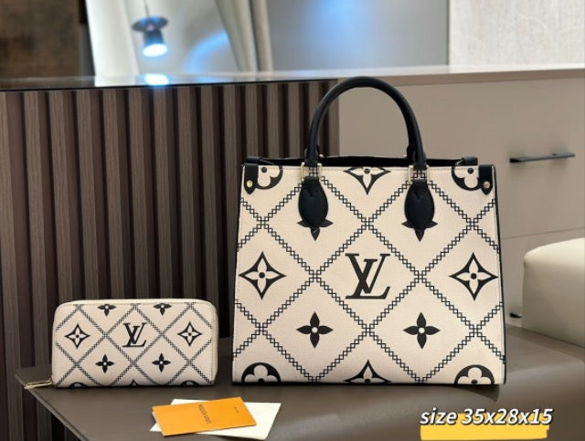 Caitlyn White Purse set