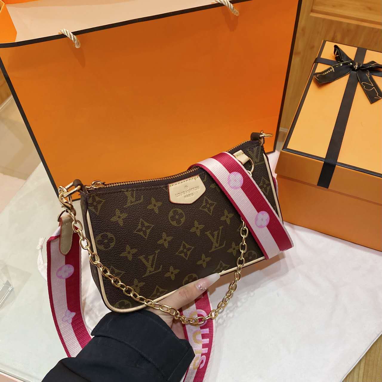 Izzy Bag With Pink Strap