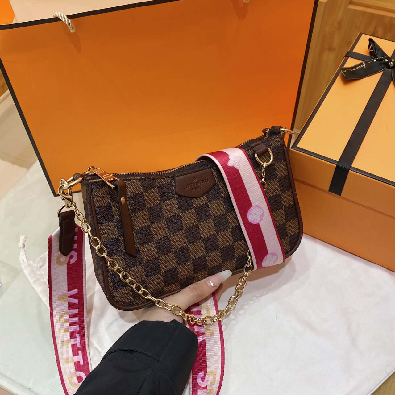 Izzy Bag With Pink Strap