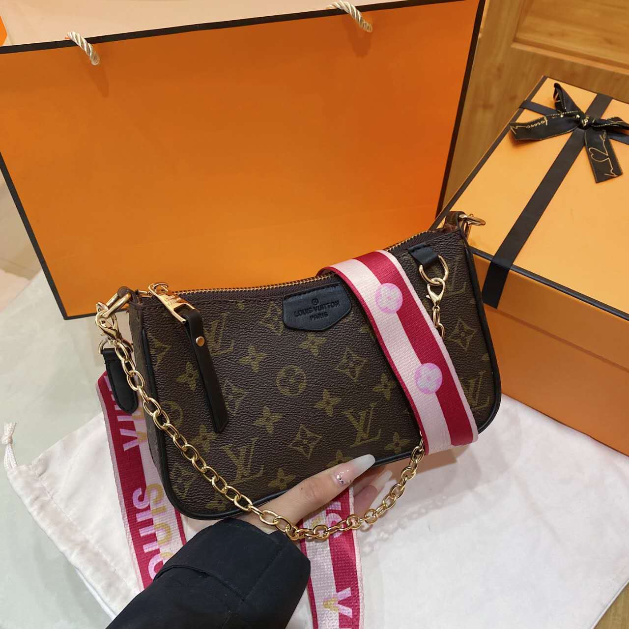 Izzy Bag With Pink Strap